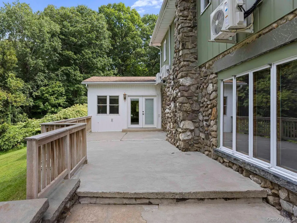 90 New Paltz Road Highland, NY 12528