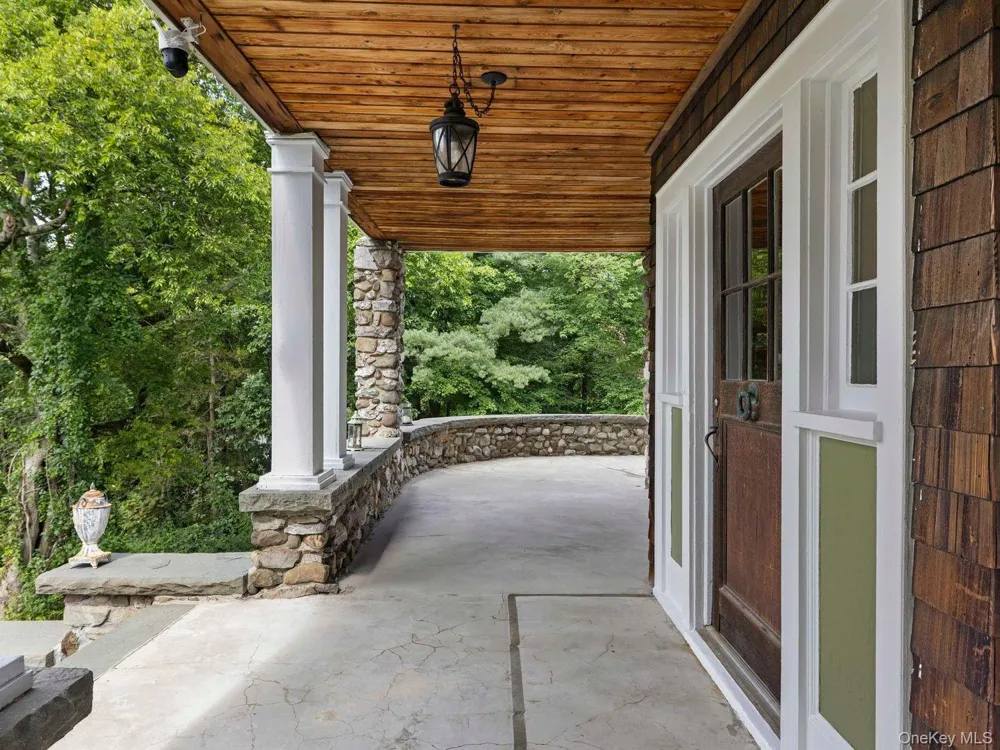 90 New Paltz Road Highland, NY 12528