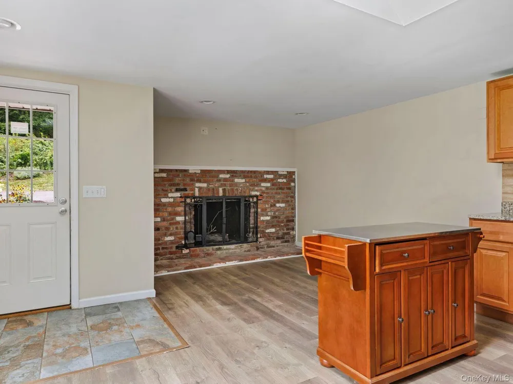 90 New Paltz Road Highland, NY 12528