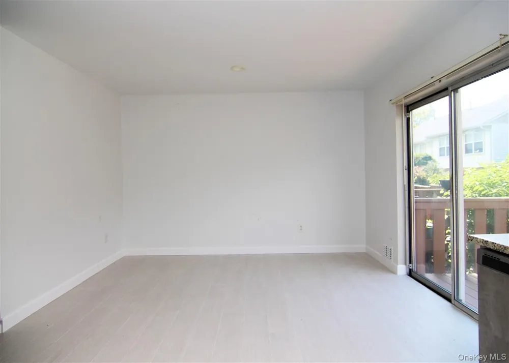 13 Yorkshire Court Nanuet, NY 10954