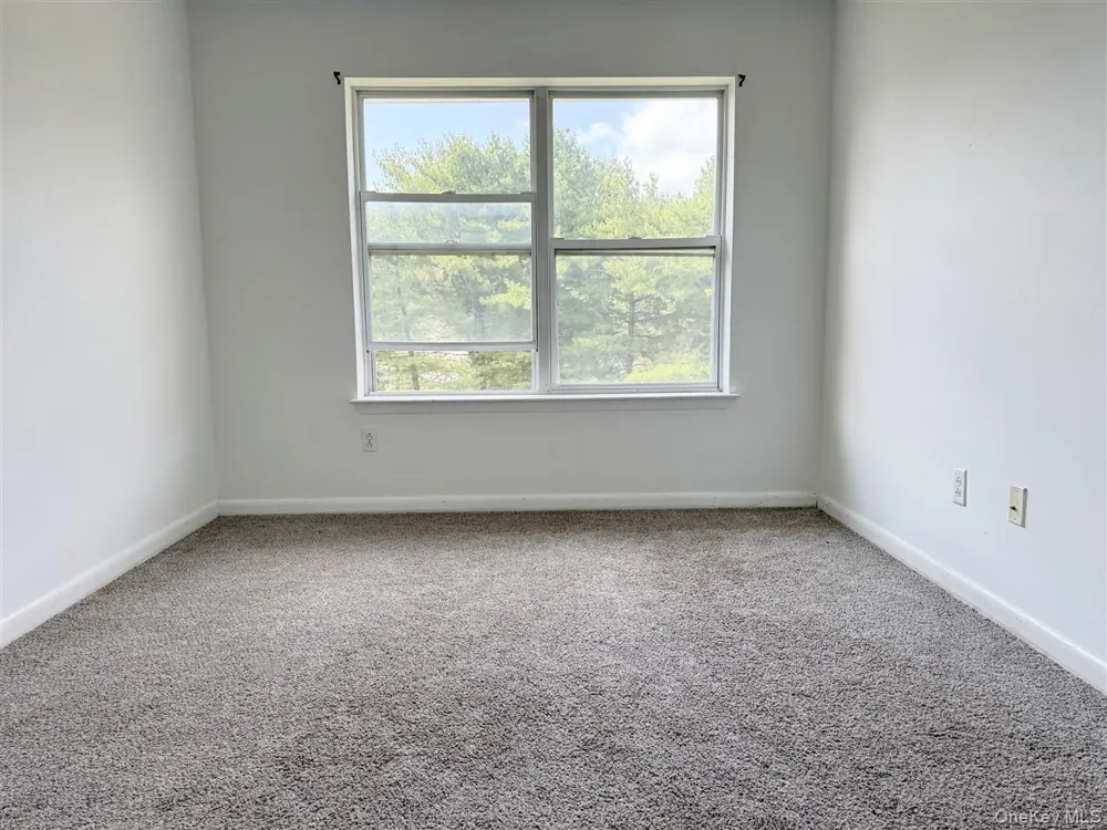 13 Yorkshire Court Nanuet, NY 10954