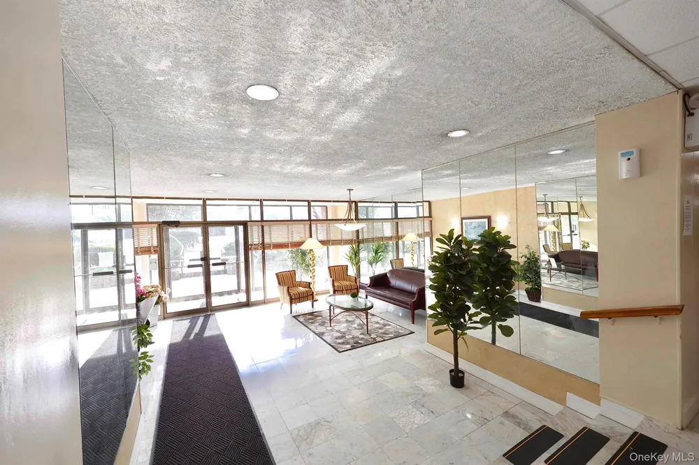 85 S CENTRE AVE #B17 Rockville Centre, NY 11570