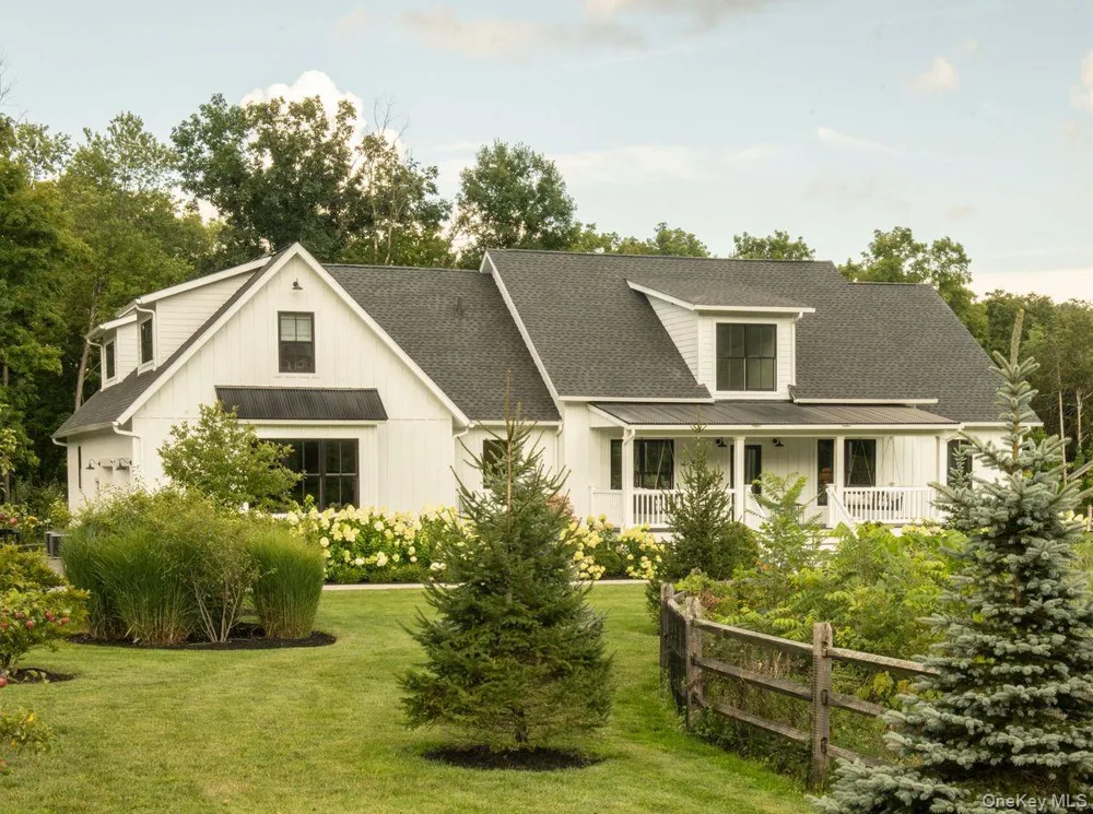 11 Crimson Hill Rhinebeck, NY 12572