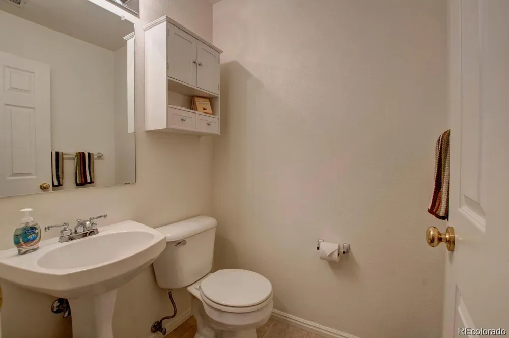 1378 S Akron Way Denver, CO 80247