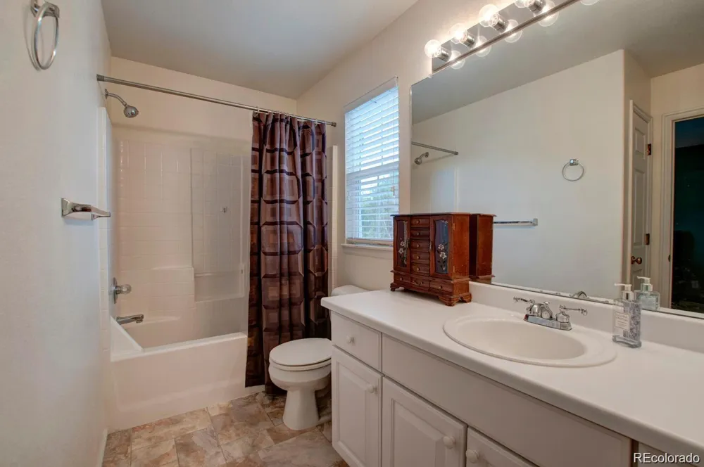 1378 S Akron Way Denver, CO 80247