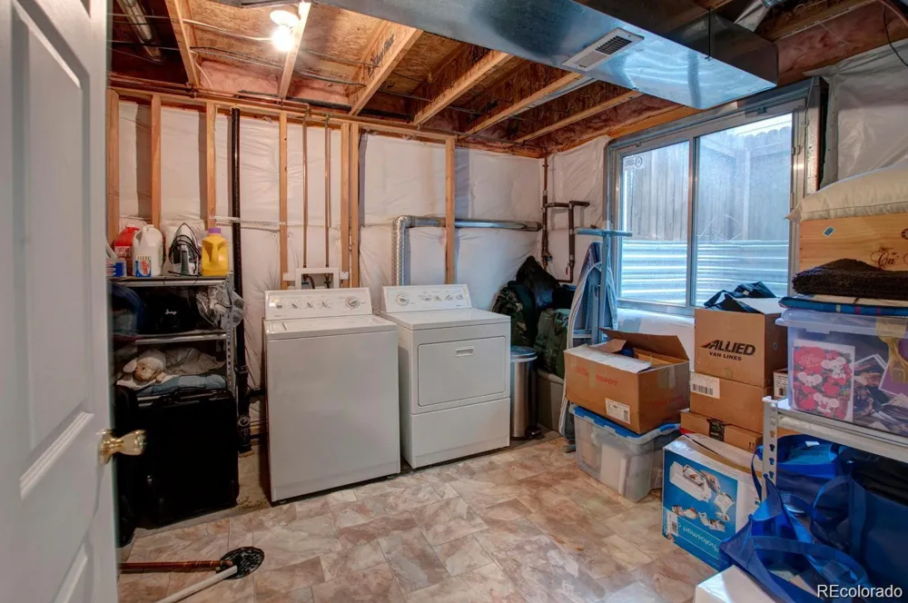 1378 S Akron Way Denver, CO 80247