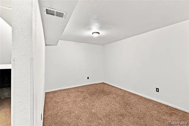 147 Paris Circle Aurora, CO 80011