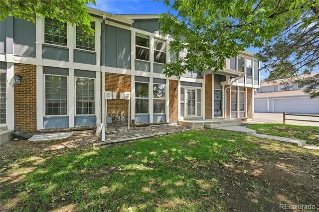 147 Paris Circle Aurora, CO 80011