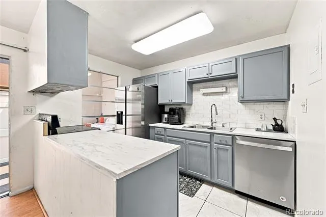 147 Paris Circle Aurora, CO 80011