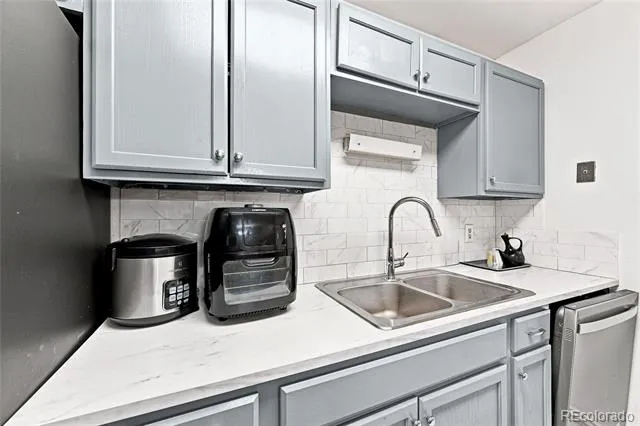 147 Paris Circle Aurora, CO 80011
