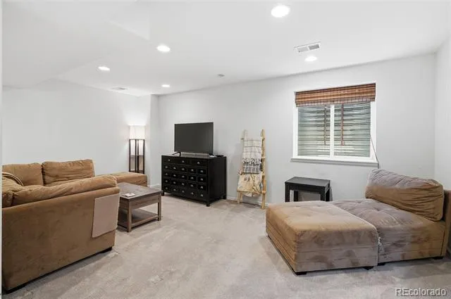 9577 High Cliffe Street Highlands Ranch, CO 80129