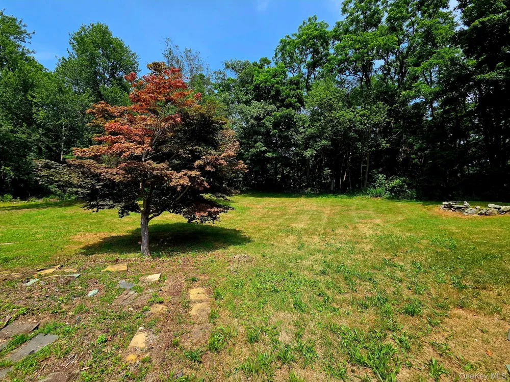16 Ernest Lane Mahopac, NY 10541