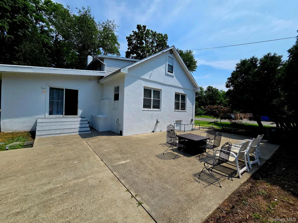 16 Ernest Lane Mahopac, NY 10541