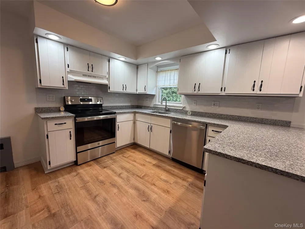 16 Ernest Lane Mahopac, NY 10541