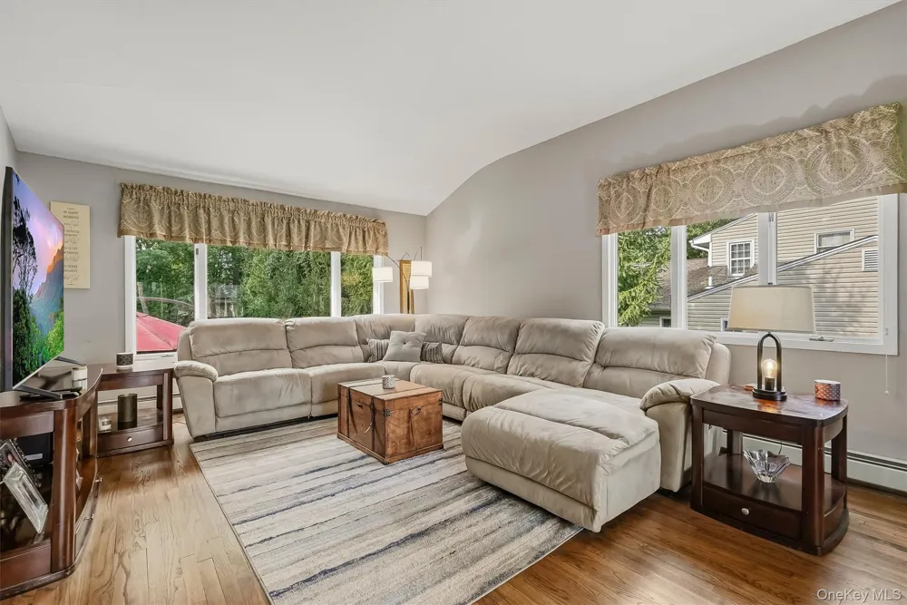 19 Dutch Hollow Drive Orangeburg, NY 10962