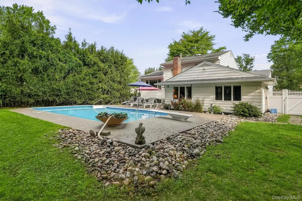 19 Dutch Hollow Drive Orangeburg, NY 10962