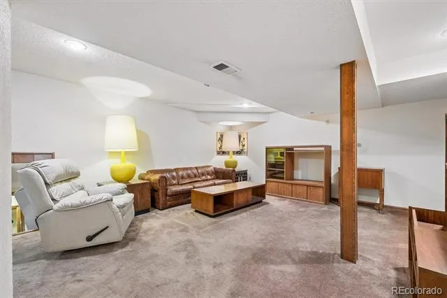 1581 E Nichols Circle Centennial, CO 80122