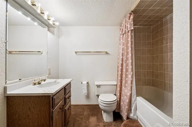 1581 E Nichols Circle Centennial, CO 80122