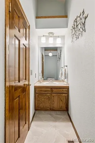 1581 E Nichols Circle Centennial, CO 80122