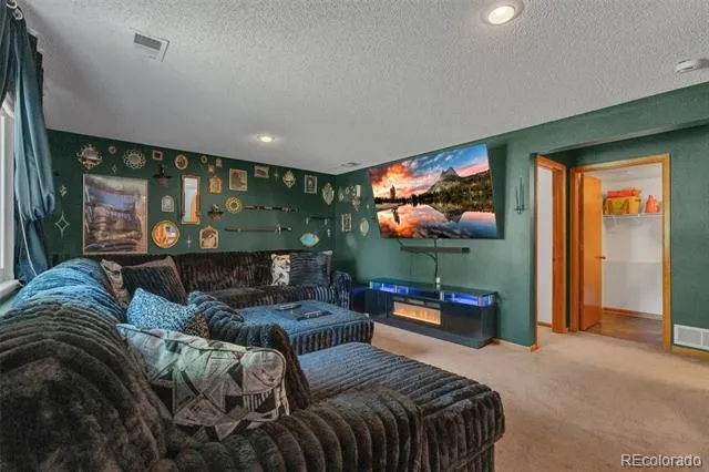 4314 Nepal Street Denver, CO 80249
