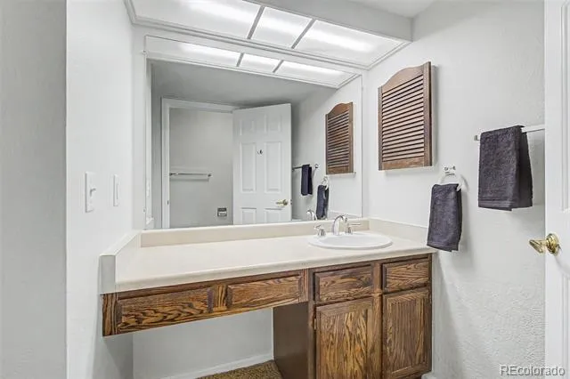 14233 E Marina Drive Aurora, CO 80014