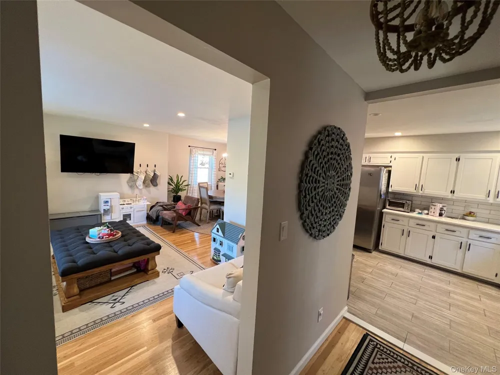 31 Roosevelt Place Rockville Centre, NY 11570