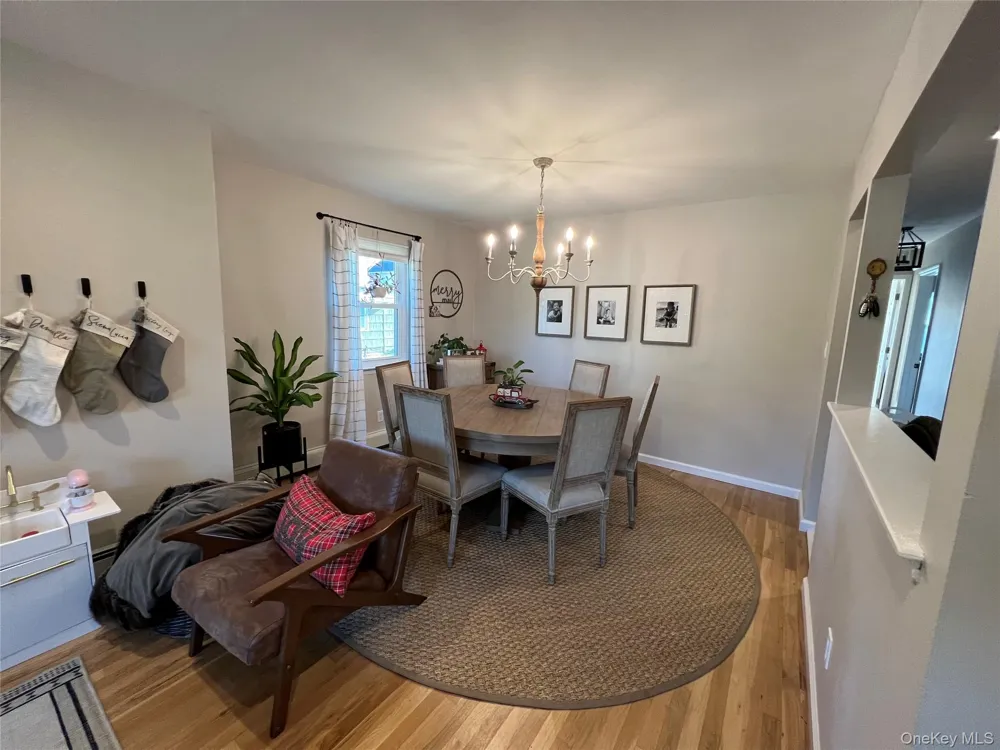 31 Roosevelt Place Rockville Centre, NY 11570