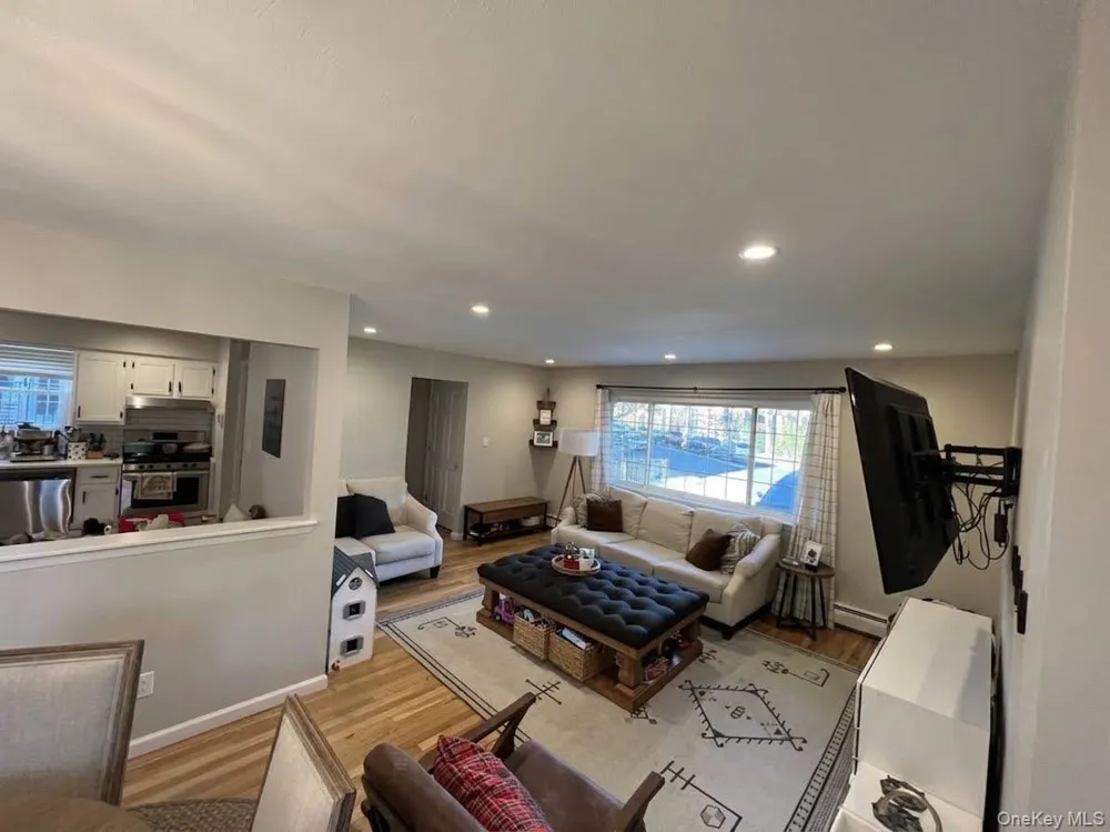 31 Roosevelt Place Rockville Centre, NY 11570