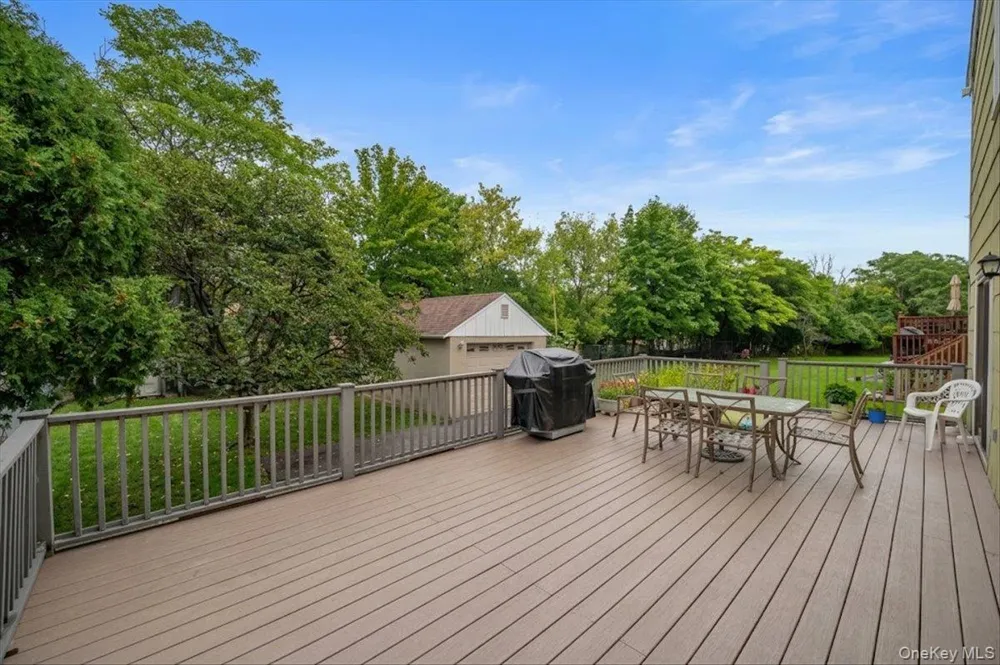 284 Park Avenue #Left Side Harrison, NY 10528
