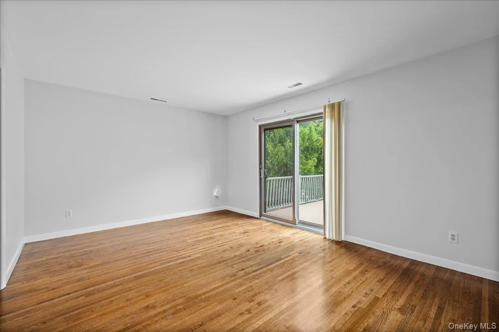 284 Park Avenue #Left Side Harrison, NY 10528