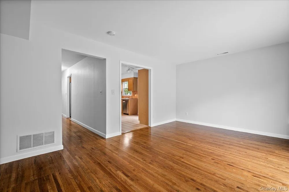 284 Park Avenue #Left Side Harrison, NY 10528