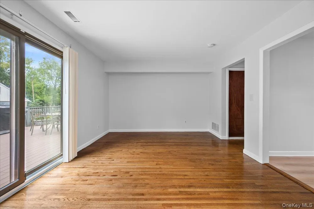 284 Park Avenue #Left Side Harrison, NY 10528