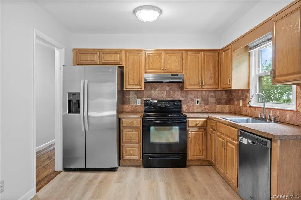 284 Park Avenue #Left Side Harrison, NY 10528