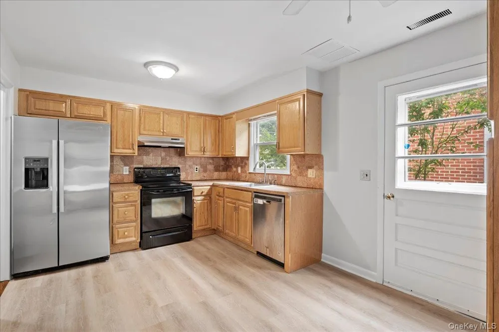 284 Park Avenue #Left Side Harrison, NY 10528