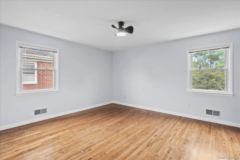 284 Park Avenue #Left Side Harrison, NY 10528
