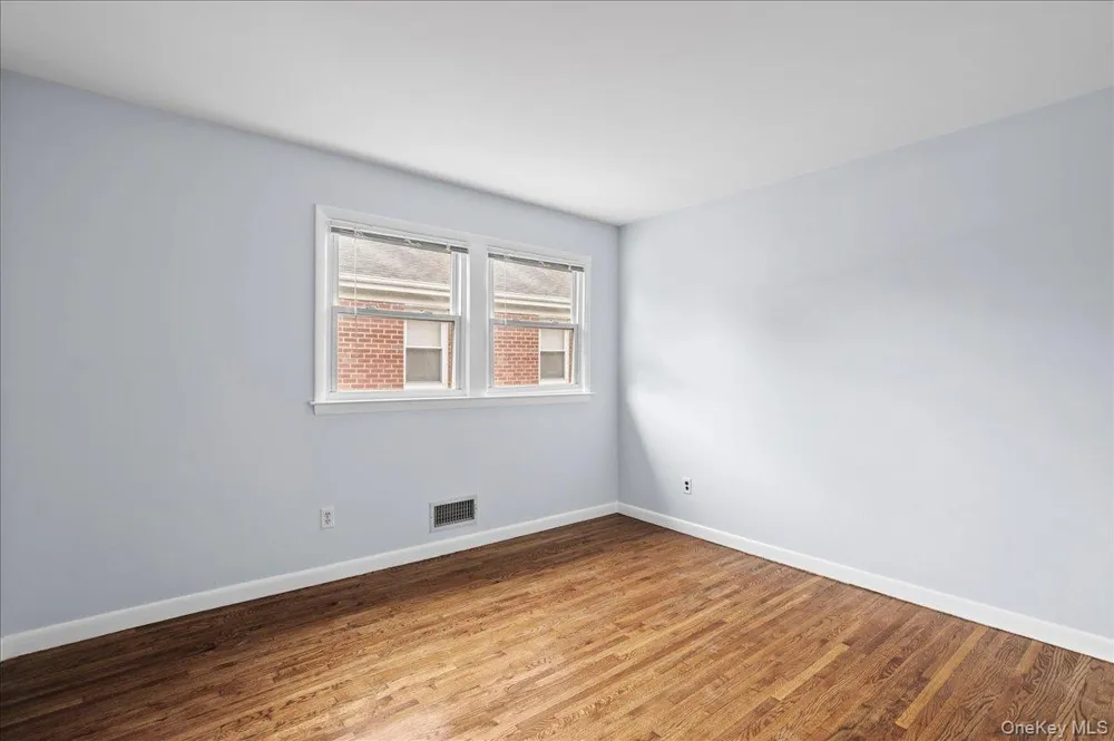 284 Park Avenue #Left Side Harrison, NY 10528