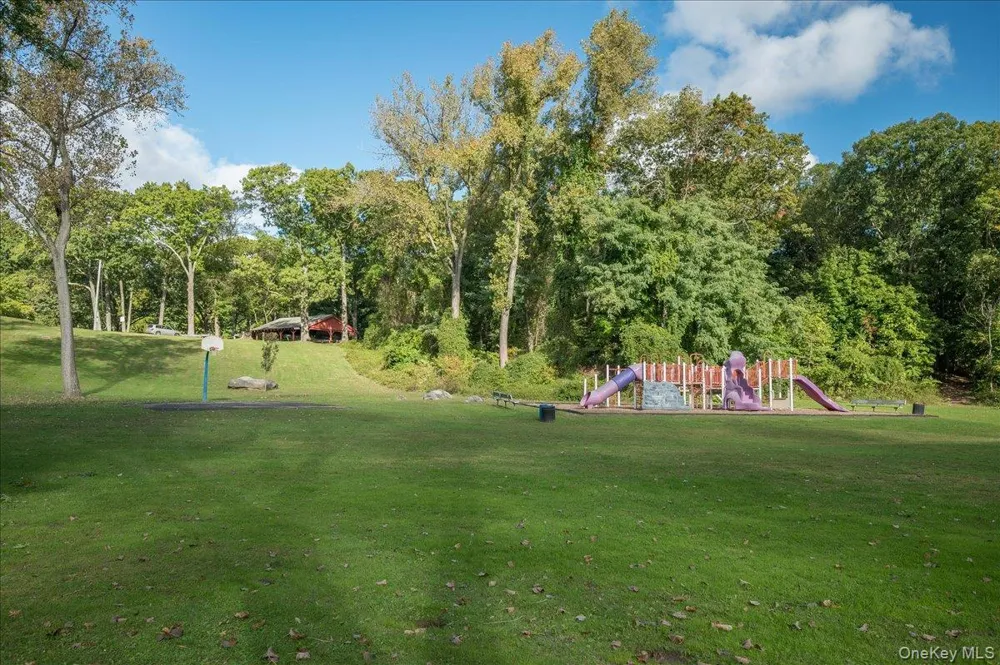 284 Park Avenue #Left Side Harrison, NY 10528