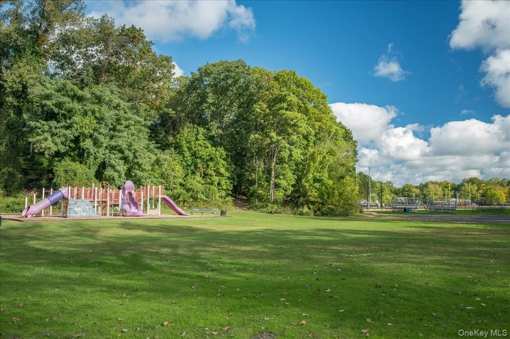 284 Park Avenue #Left Side Harrison, NY 10528