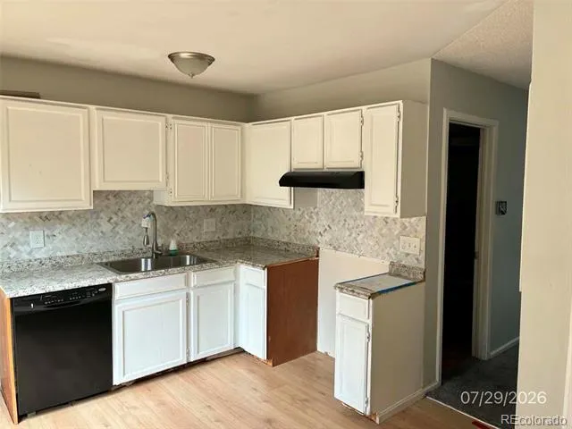 17670 E Loyola Drive #B Aurora, CO 80013