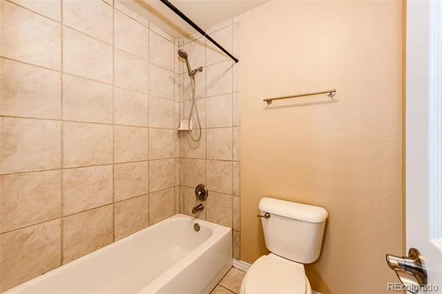 19076 E Maplewood Avenue Aurora, CO 80016