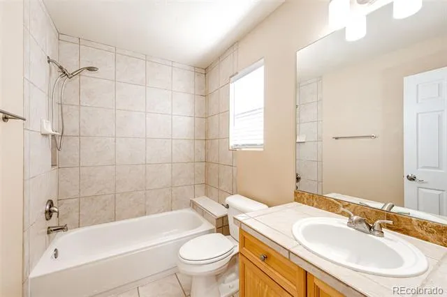 19076 E Maplewood Avenue Aurora, CO 80016