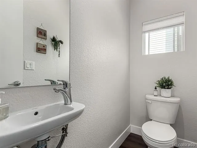 5523 W 10th Avenue Lakewood, CO 80214