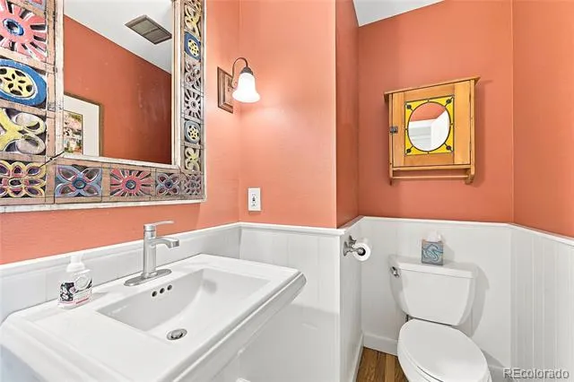 6838 S Elizabeth Street Centennial, CO 80122