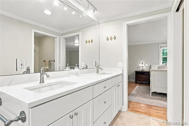 6838 S Elizabeth Street Centennial, CO 80122