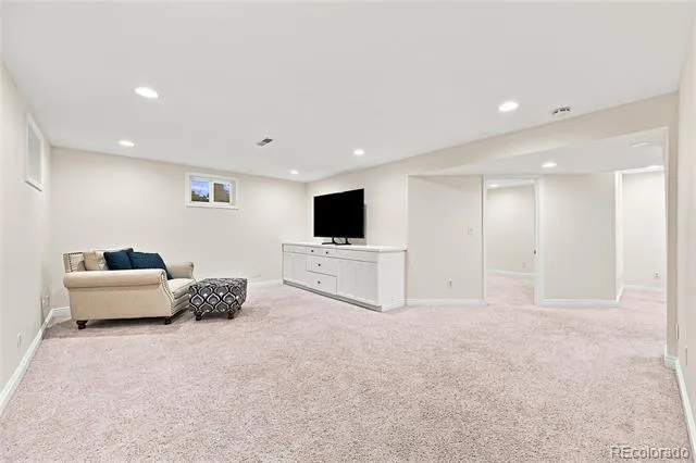 6838 S Elizabeth Street Centennial, CO 80122