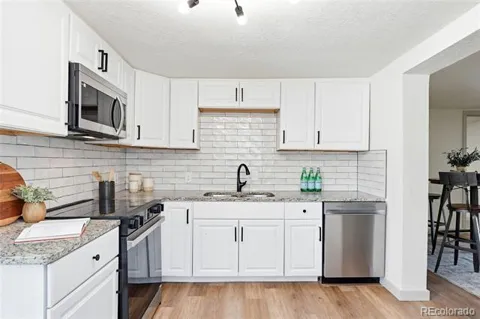 3130 W Longfellow Place