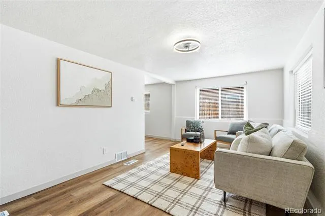 3130 W Longfellow Place Denver, CO 80221