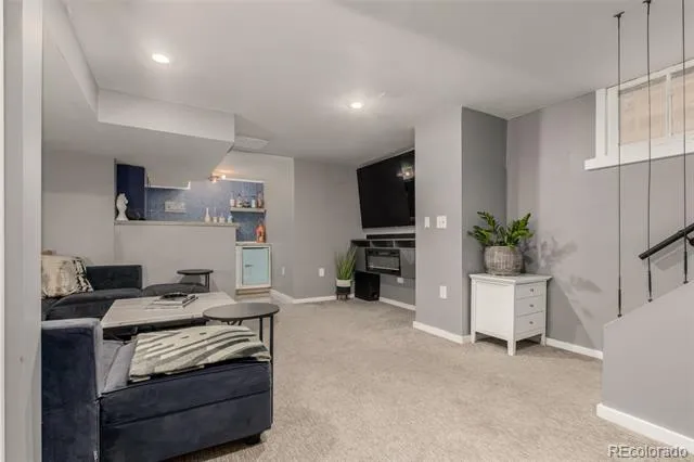 300 S Lincoln Street Denver, CO 80209