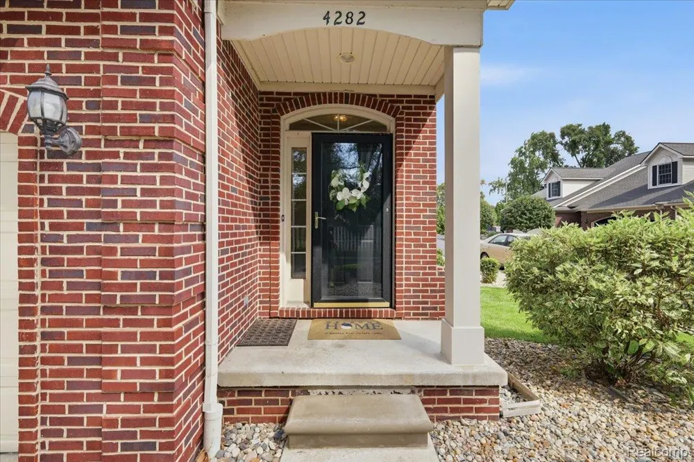 4282 Elden Place Waterford Charter Township, MI 48329