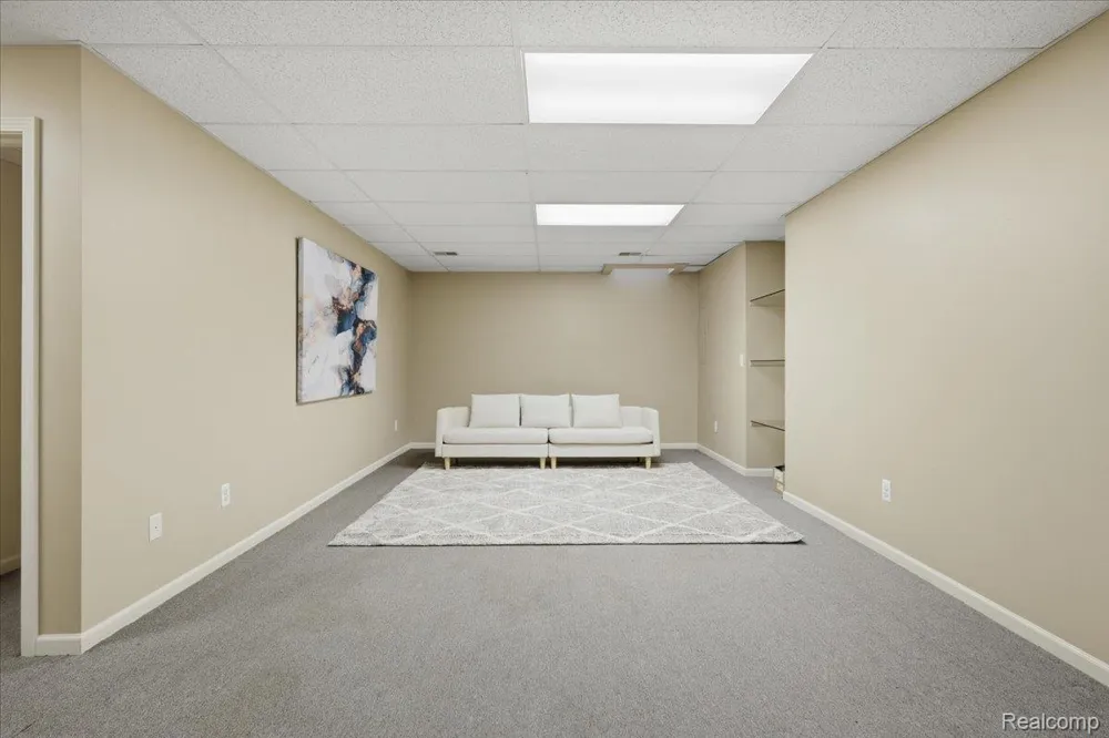 4282 Elden Place Waterford Charter Township, MI 48329